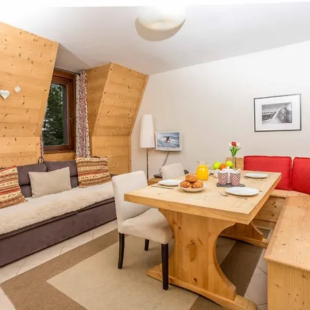 Apartment Le Paradis 18 & 18b Appts - Year *