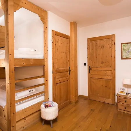 Le Paradis 18 & 18b Appts - Year *