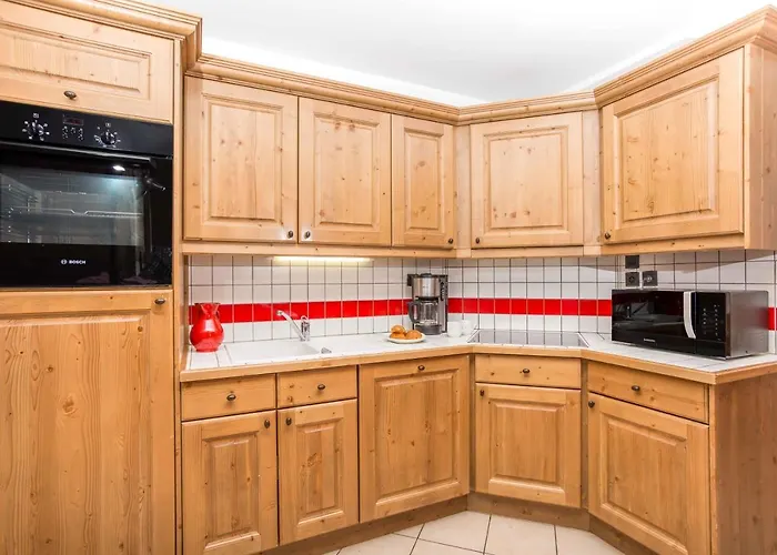 Le Paradis 18 & 18b Appts - Year Lejlighed