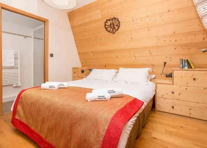 Le Paradis 18 & 18b Appts - Year