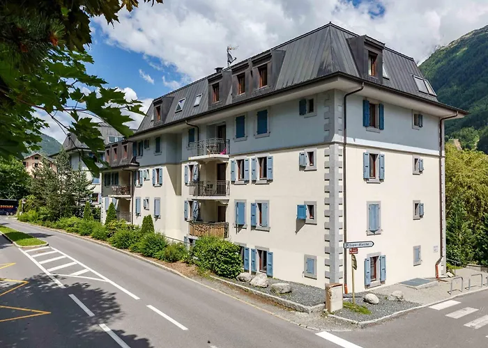 Le Paradis 18 & 18b Appts - Year *